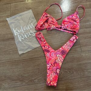Kulani kinis - Bralette bikini top (XL) and Y cheeky bikini bottom (L)